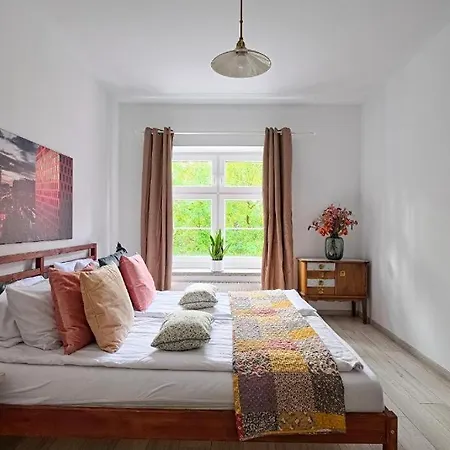 Urbannest I Kotwiczników 21 *